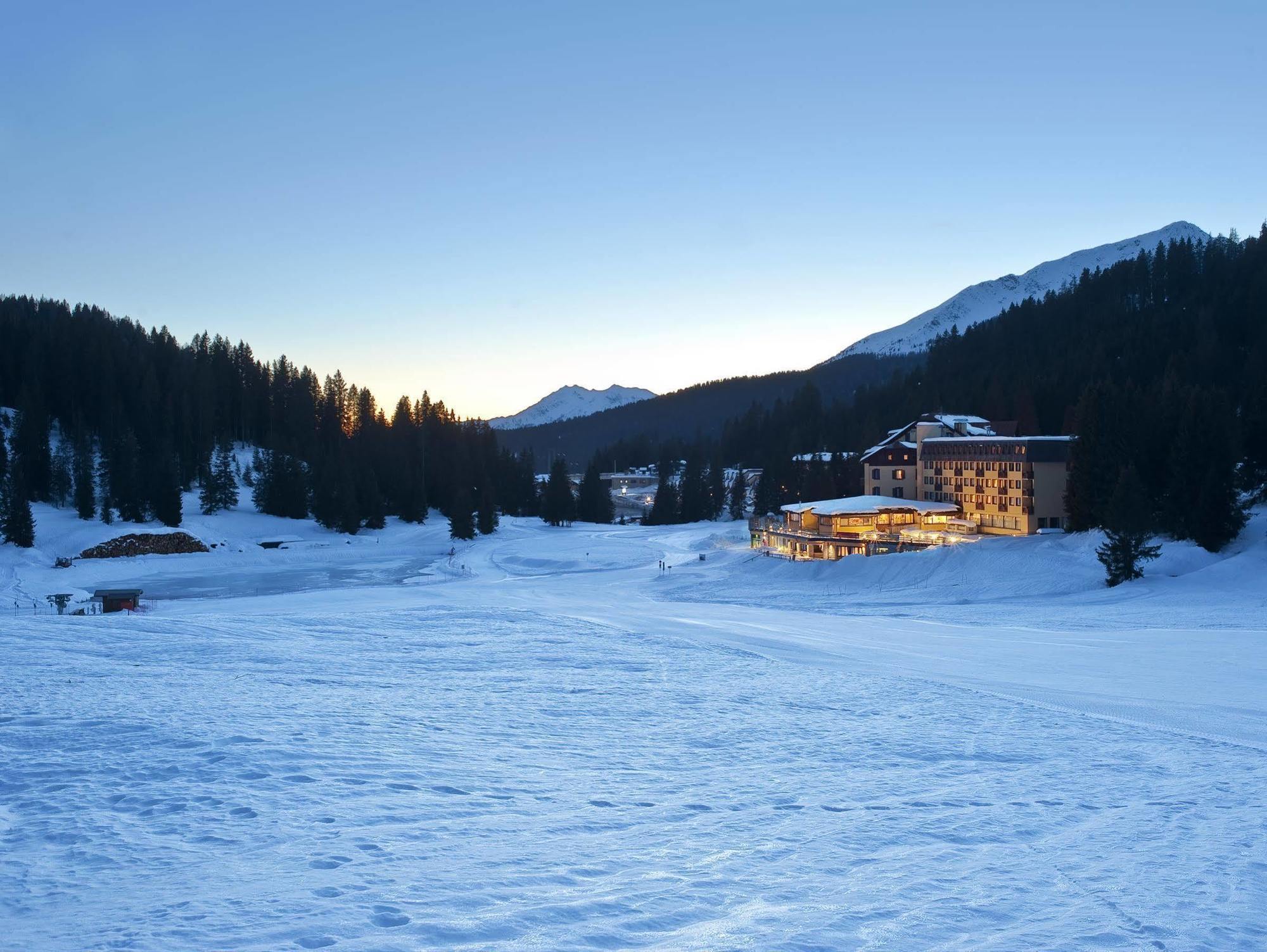 Residence Hotel Sport Campiglio Мадонна-ді-Кампільйо Екстер'єр фото